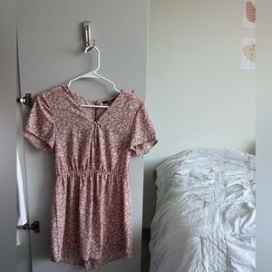 SHIEN Pink and white flowy romper size small